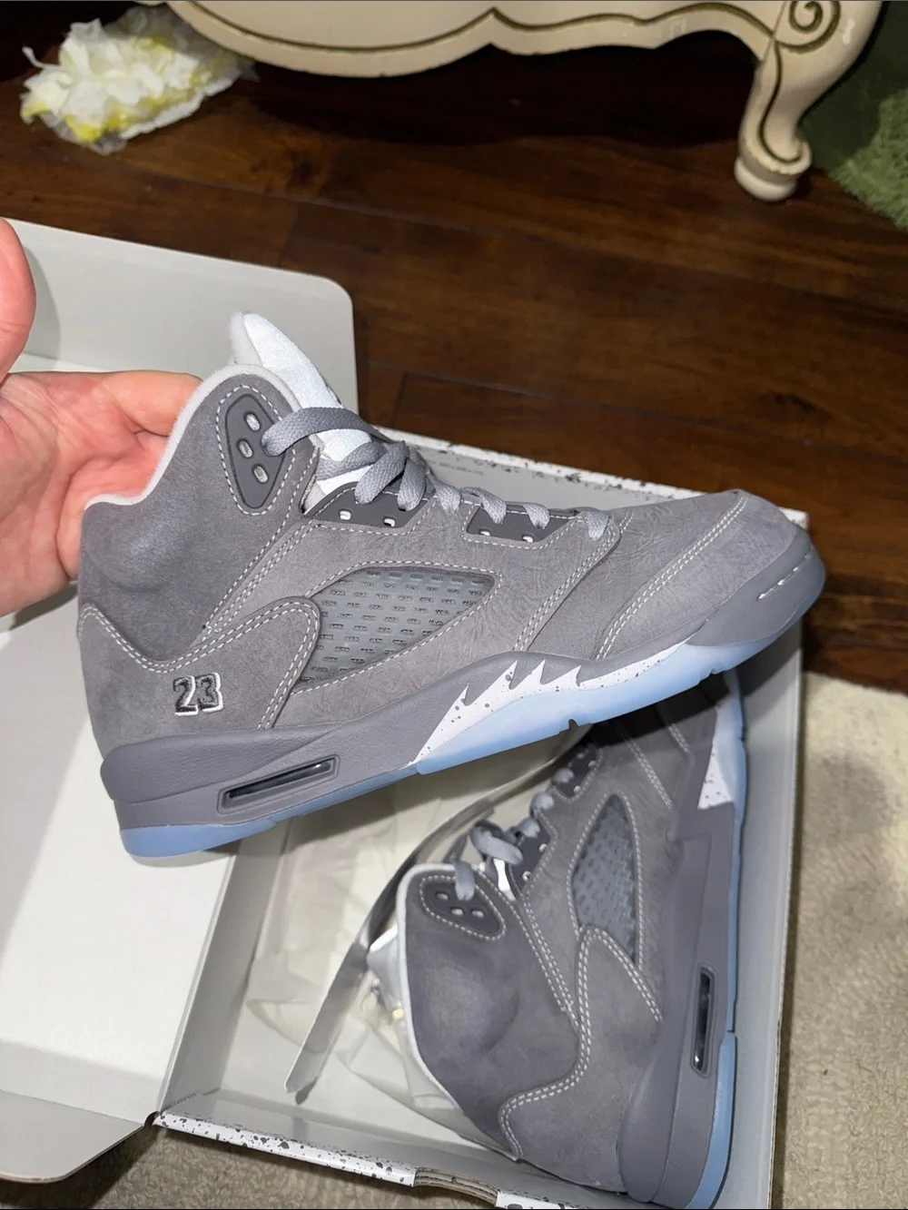 Jordan 5 Wolf Grey size 7Y BNIB
